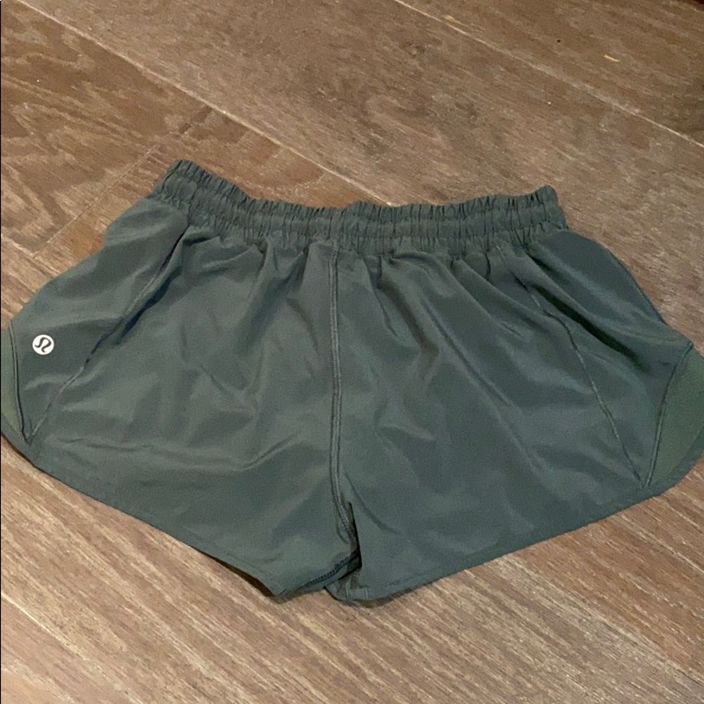Lululemon hotty hot short 2.5